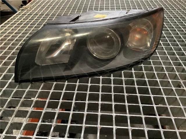 Reflektor prawy 30698873 VOLVO