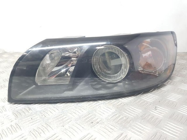 Reflektor prawy 30698873 VOLVO