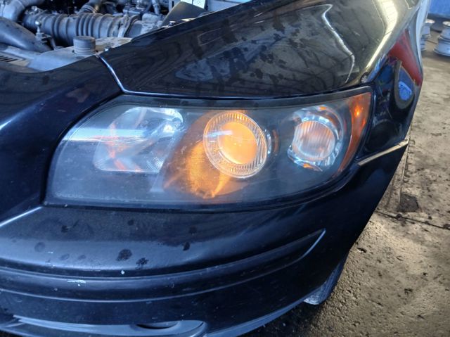 Reflektor prawy 30698873 VOLVO