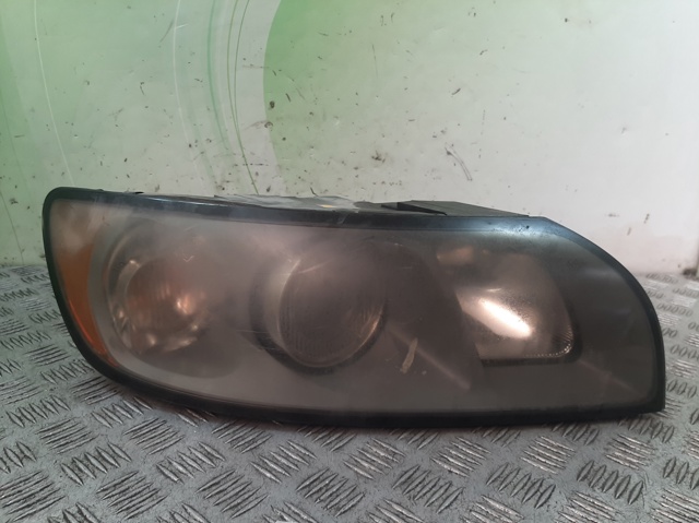 Reflektor prawy 30698886 VOLVO
