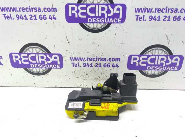 Zamek drzwi tylnych prawych 30699756 VOLVO