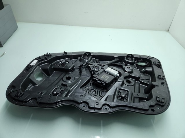 Mechanizm podnoszenia szyby drzwi przednich prawych 30747092 VOLVO