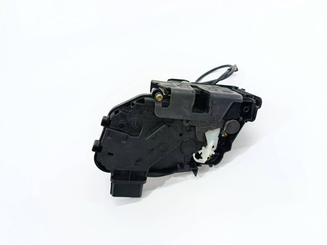 Zamek drzwi przednich lewych 30753658 VOLVO
