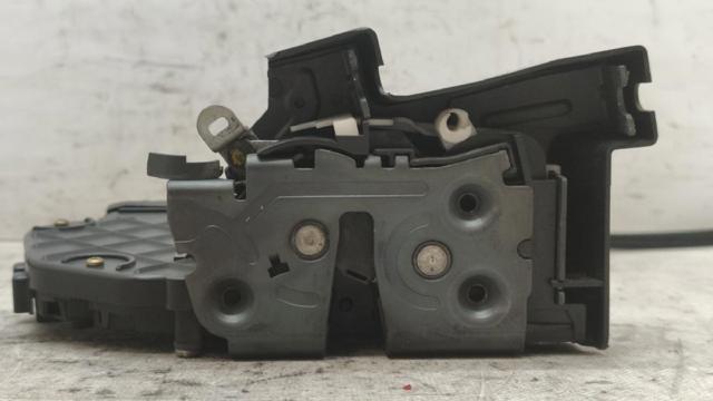 Zamek drzwi przednich lewych 30753658 VOLVO