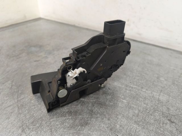 Zamek drzwi przednich lewych 30753658 VOLVO