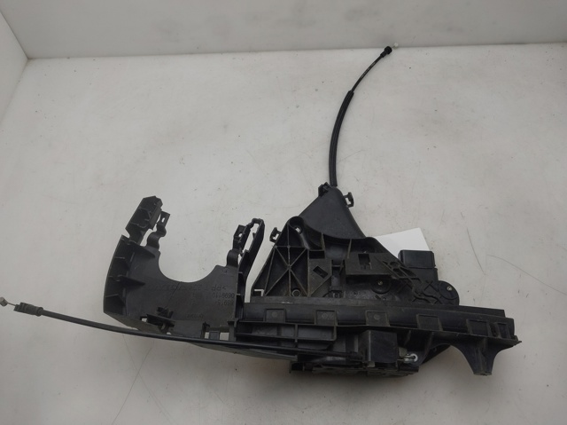 Zamek drzwi przednich prawych 30753664 VOLVO