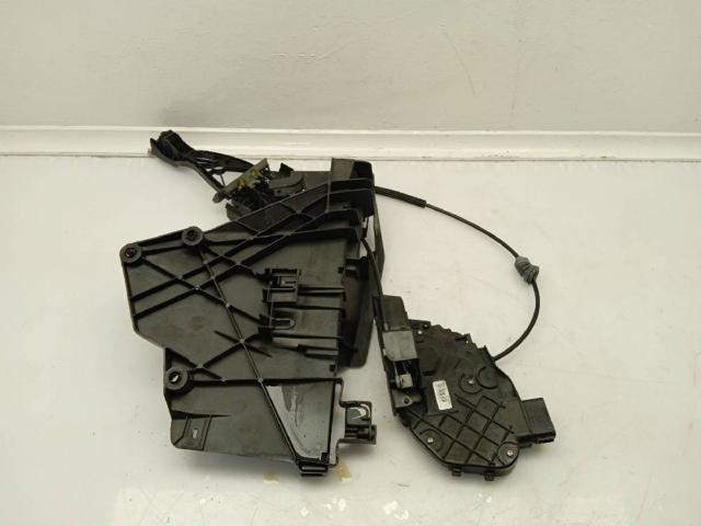 Zamek drzwi przednich prawych 30753664 VOLVO