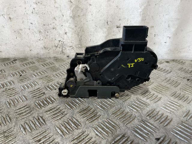 Zamek drzwi tylnych lewych 30753668 VOLVO