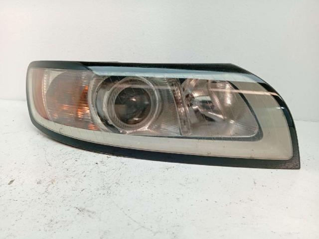 Reflektor prawy 30763034 VOLVO