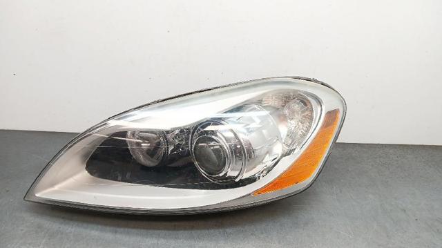 Reflektor lewy 30763135 VOLVO