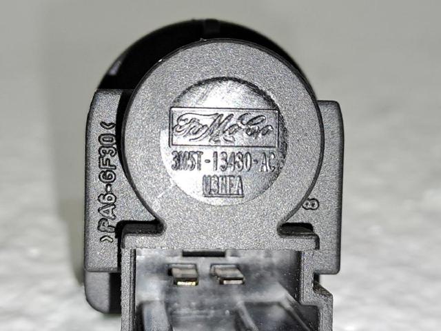 Czujnik włącznika świała stop 30773935 VOLVO