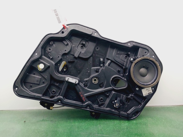 Mechanizm podnoszenia szyby drzwi przednich prawych 30784311 VOLVO