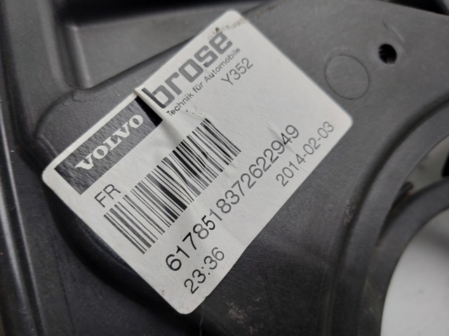 Mechanizm podnoszenia szyby drzwi przednich prawych 30784311 VOLVO