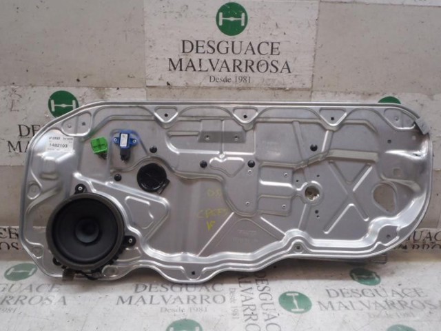 Mechanizm podnoszenia szyby drzwi przednich prawych 30784510 VOLVO