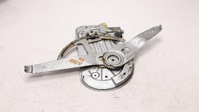 Mechanizm podnoszenia szyby drzwi przednich prawych 30784577 VOLVO