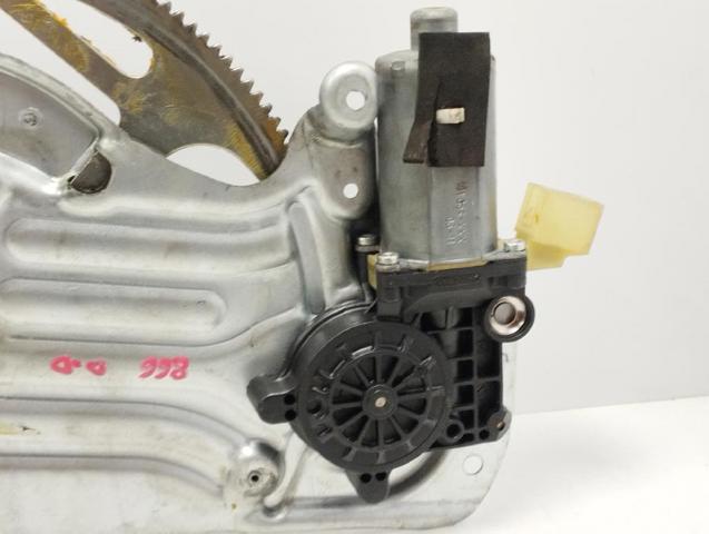 Mechanizm podnoszenia szyby drzwi przednich prawych 30784579 VOLVO