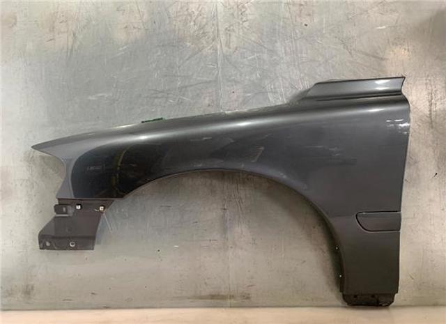 Błotnik przedni lewy 30796492 VOLVO