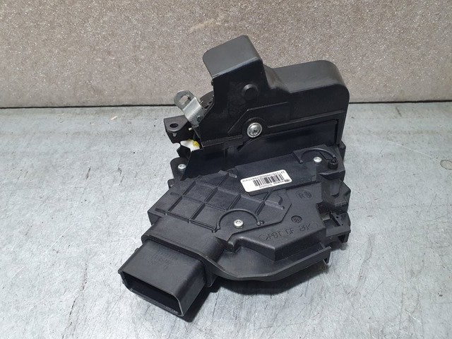 Zamek drzwi przednich prawych 30799302 VOLVO