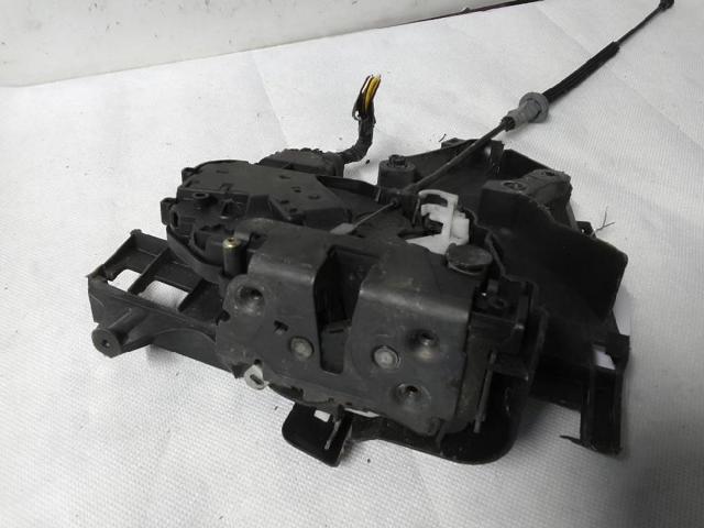 Zamek drzwi przednich prawych 30799305 VOLVO