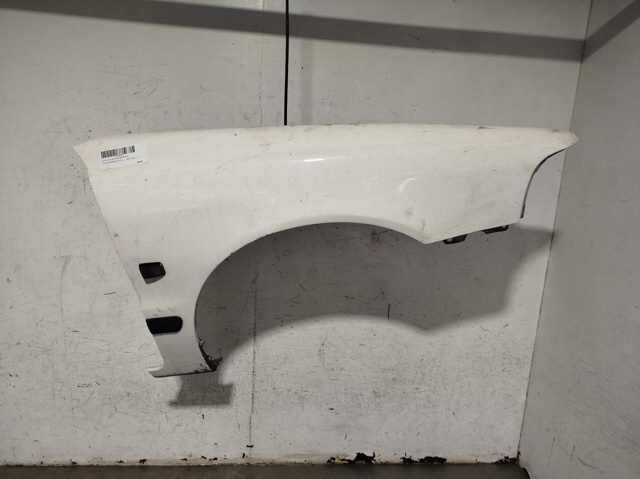 Błotnik przedni prawy 30802307 VOLVO