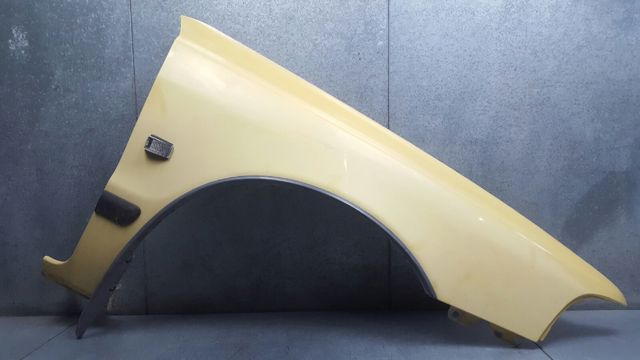 Błotnik przedni prawy 30802307 VOLVO