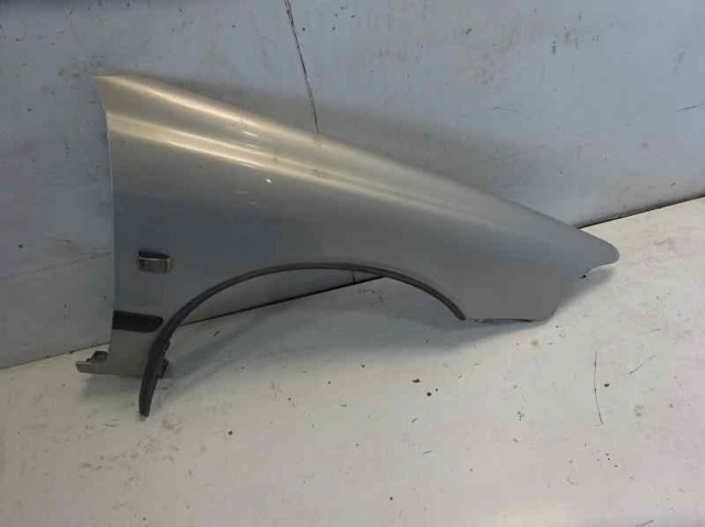 Błotnik przedni prawy 30802307 VOLVO