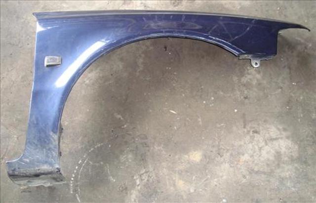 Błotnik przedni prawy 30802307 VOLVO