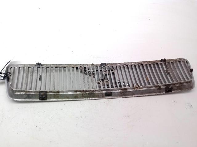 Atrapa chłodnicy Volvo V40 VW