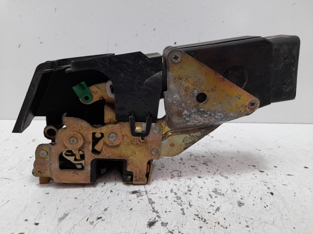 Zamek drzwi tylnych lewych 30850806 VOLVO