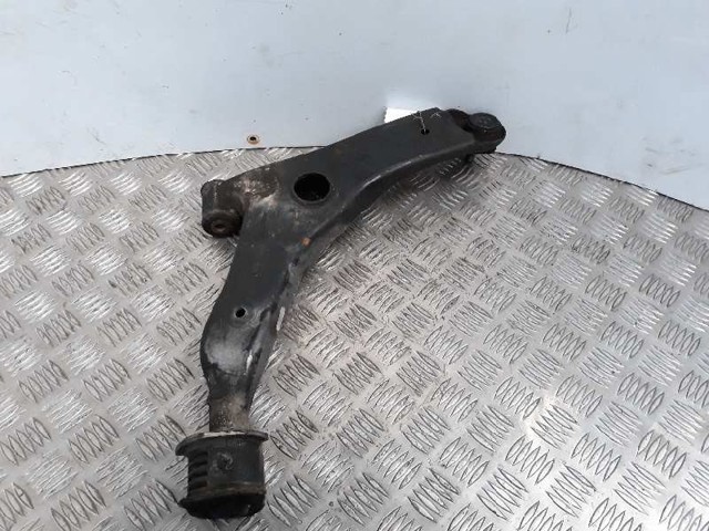 Wahacz zawieszenia przedniego dolny lewy Volvo V40 VW