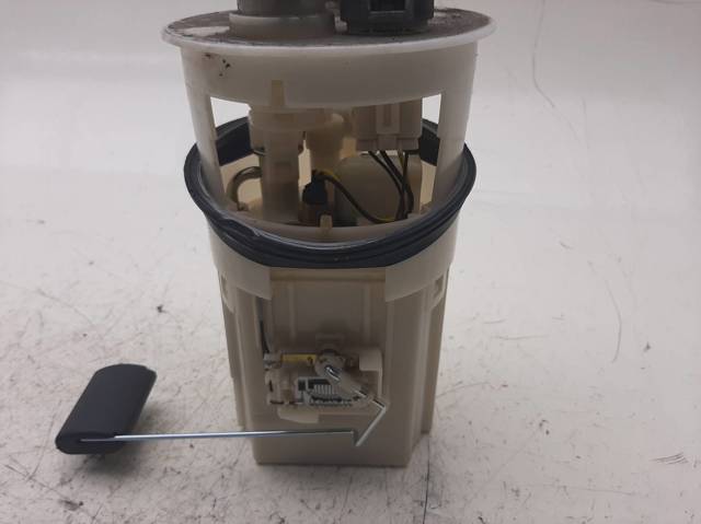 Moduł pompy paliwowej z czujnikiem poziomu paliwa 3111007000 HYUNDAI