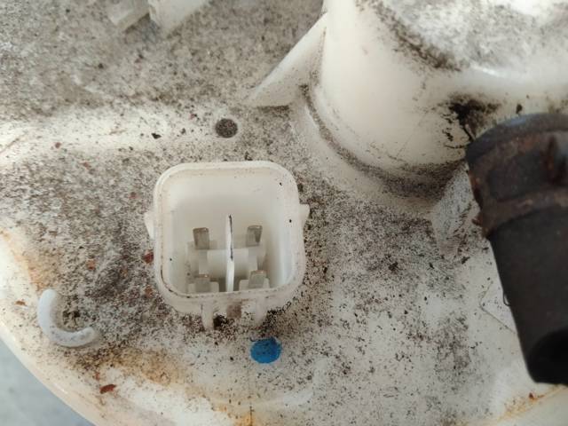 Moduł pompy paliwowej z czujnikiem poziomu paliwa 311101R200 HYUNDAI