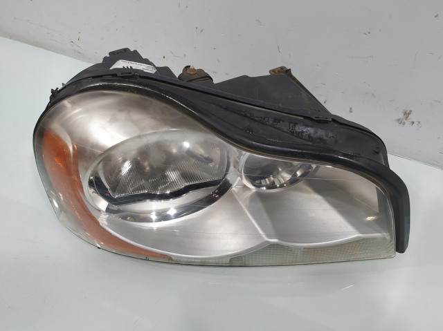 Reflektor prawy 31111191 VOLVO