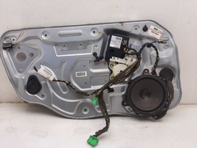 Mechanizm podnoszenia szyby drzwi przednich lewych 31253513 VOLVO