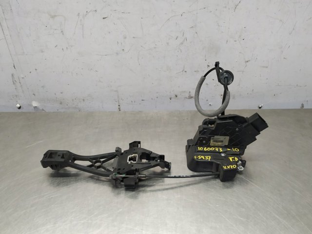 Zamek drzwi tylnych prawych 31253917 VOLVO