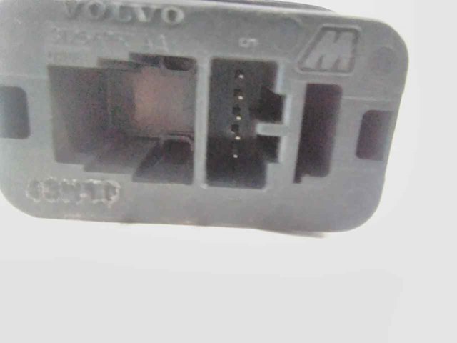 Przycisk blokady klapy bagażnika (drzwi 3/5) 31264960 VOLVO