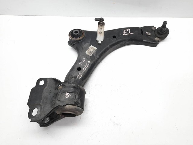 Wahacz zawieszenia przedniego dolny prawy 31317662 VOLVO