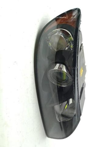 Reflektor prawy 31335231 VOLVO