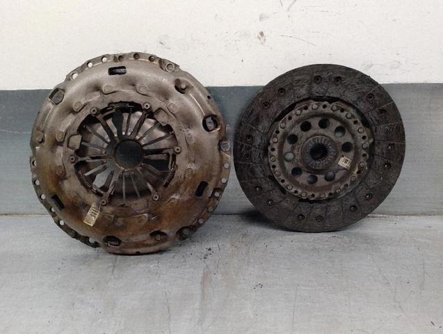 Zestaw sprzęgła (3 części) 31367641 VOLVO
