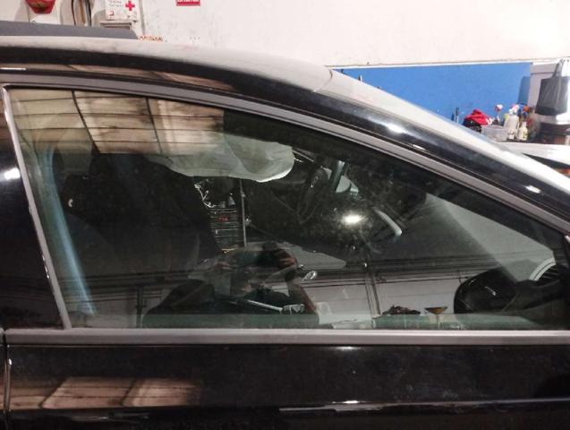 Szyba drzwi prawych przednich 31386763 VOLVO