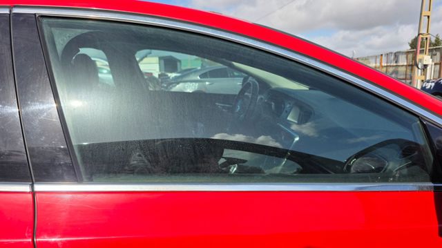 Szyba drzwi prawych przednich 31386763 VOLVO