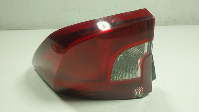 Lampa zespolona tylna lewa zewnętrzna 31395930 VOLVO