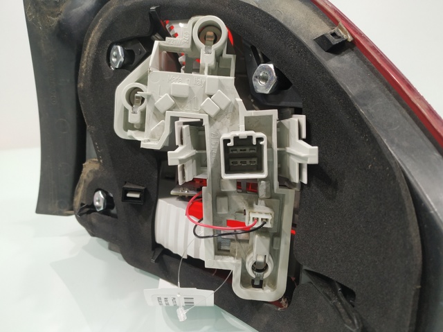 Lampa zespolona tylna lewa zewnętrzna 31395930 VOLVO