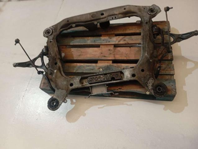 Korpus osi przedniej Volvo XC90