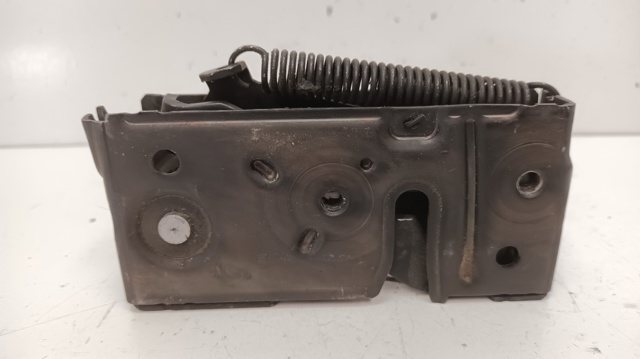Zamek maski prawy 31425865 VOLVO
