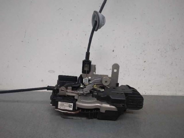 Zamek drzwi przednich prawych 31440390 VOLVO