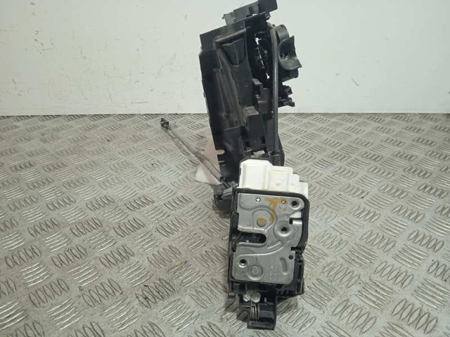 Zamek drzwi przednich prawych 31440390 VOLVO