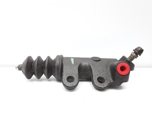 Cylinder roboczy sprzęgła Toyota Auris E15