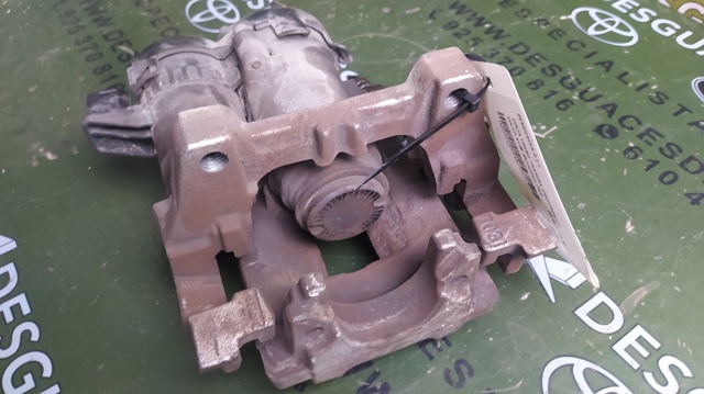 Zacisk hamulcowy tylny lewy Volvo XC90 2 256