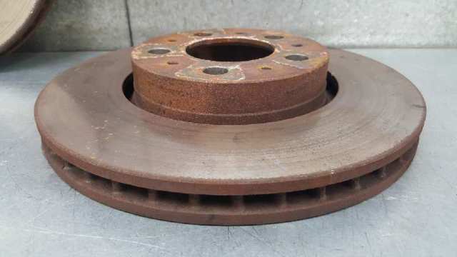 Tarcza hamulcowa przednia 31471830 VOLVO